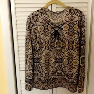 V-neck with tie string blouse long sleeve